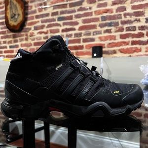Adidas Terrex 465 trek boots ****RARE***